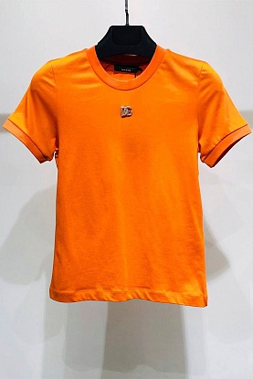 Женская оранжевая футболка logo-plaque