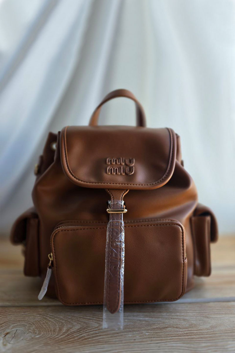 MIU MIU Кожаный рюкзак 30x25 см - Brown