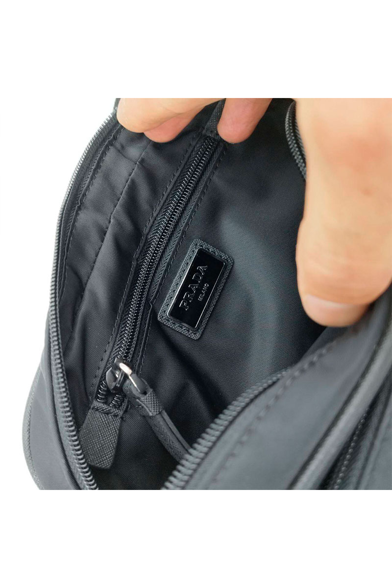 Prada Чёрная сумка на пояс 23x19x9 см