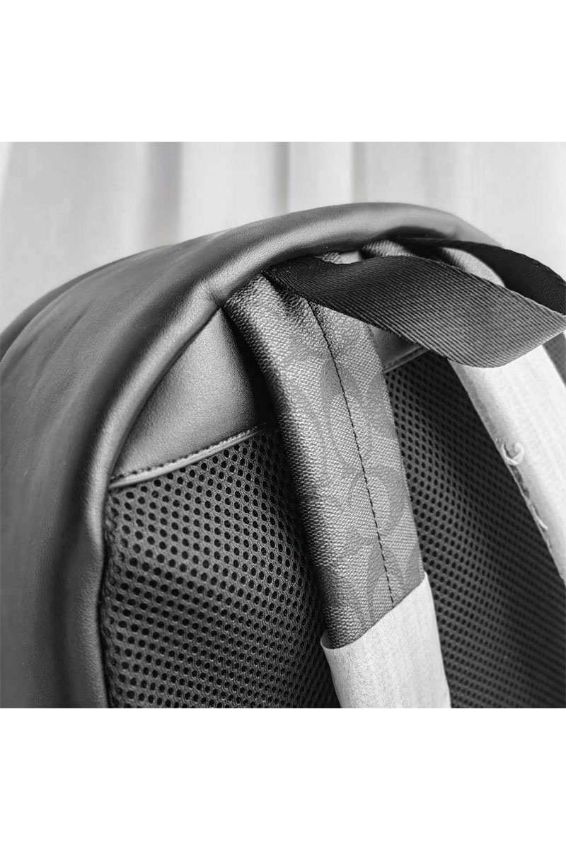 Coach Кожаный рюкзак Coach monogram 39x30 см