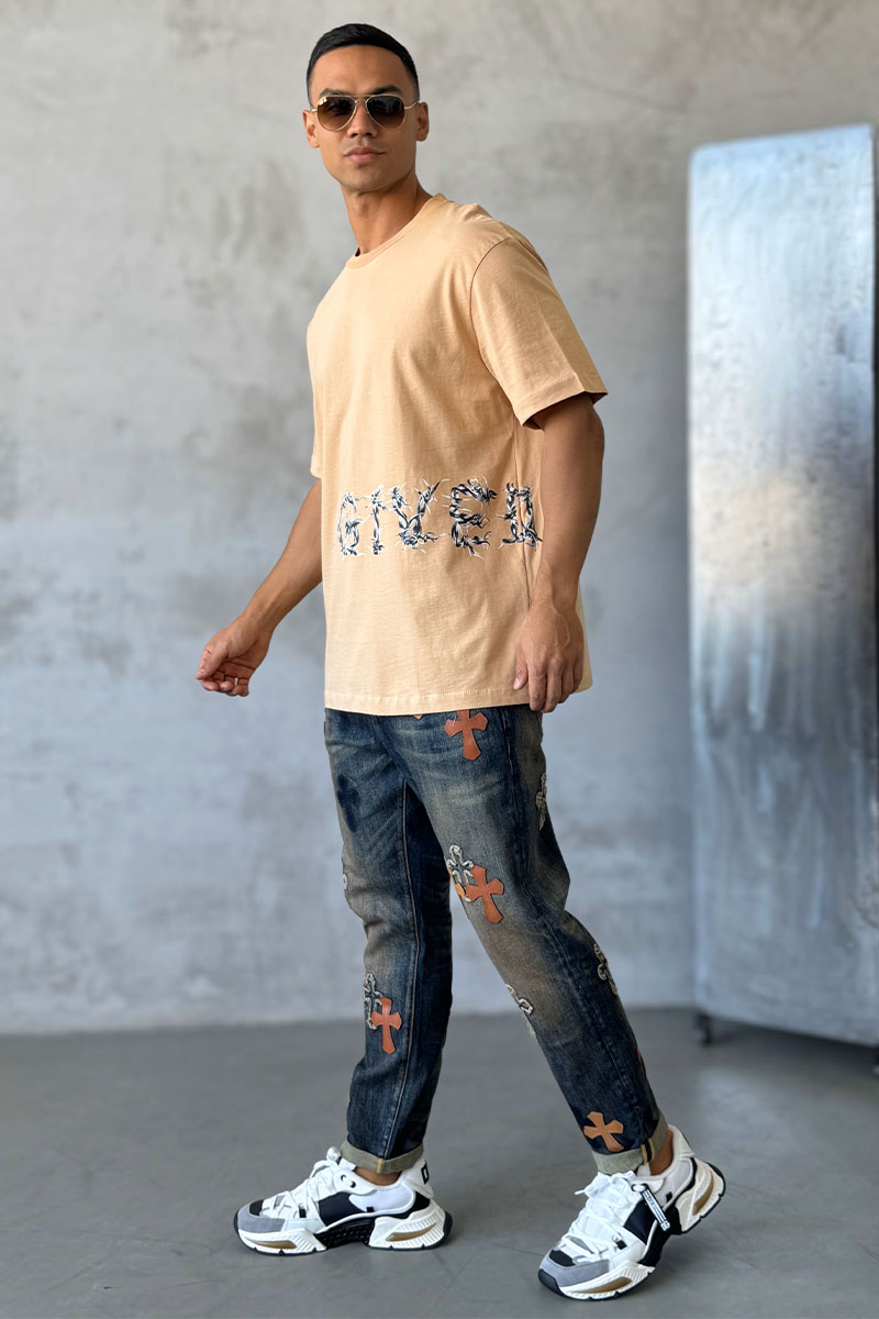 Givenchy Бежевая оверсайз футболка Barbed Wire