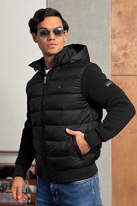 Куртка с вязаными рукавами 