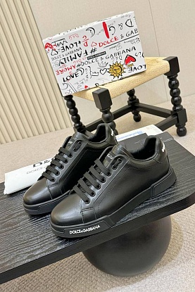 Чёрные кожаные кроссовки 