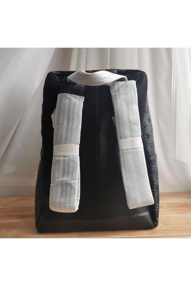 Lоuis Vuittоn Чёрный кожаный рюкзак Racer Monogram Shadow 38x30x18 см