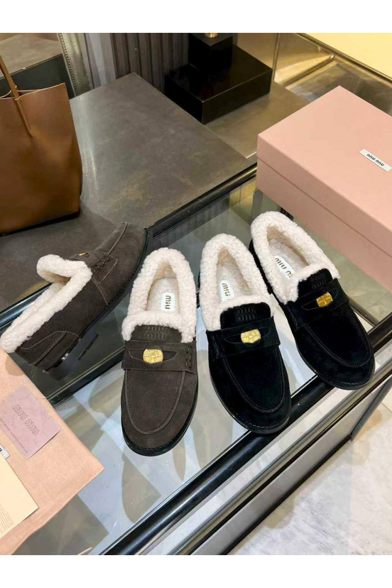 MIU MIU Женские лоферы с мехом premium  - Black