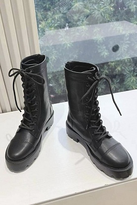 Женские кожаные ботинки черного цвета 