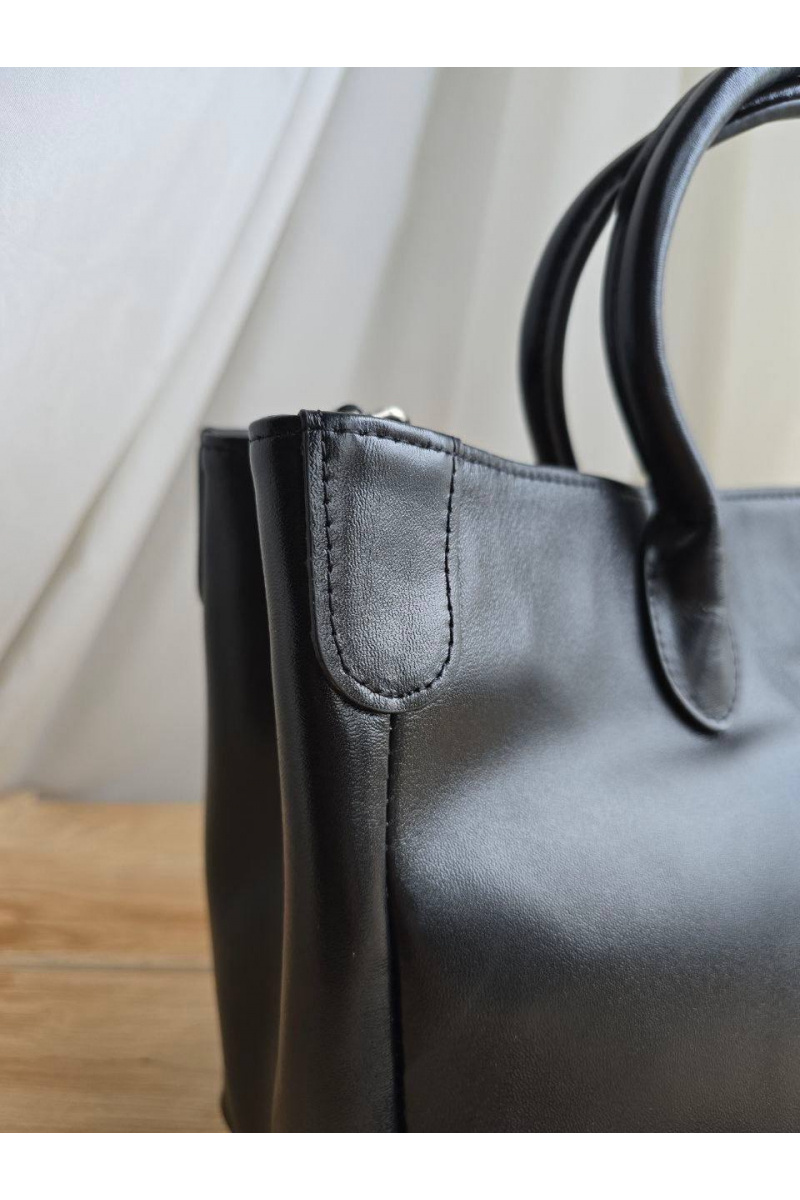 Yves Saint Laurent Кожаная сумка 39x23 см