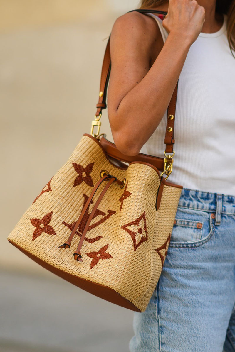 Lоuis Vuittоn Женская сумка NeoNoe Handbag Monogram Raffia MM 26x26x17.5 см