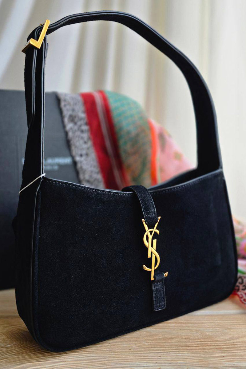 Yves Saint Laurent Женская чёрная замшевая сумка 25x13 см