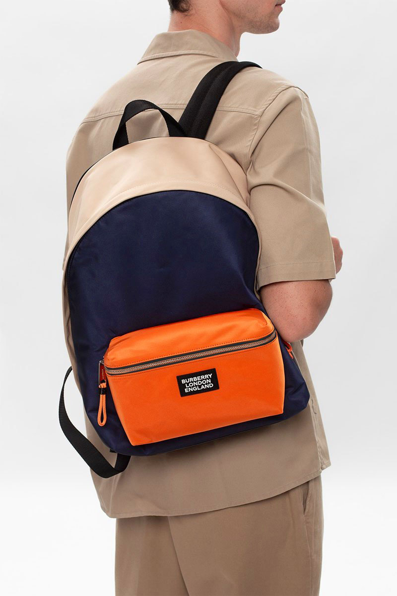 Burberry Нейлоновый рюкзак London England logo-patch 40x30 см