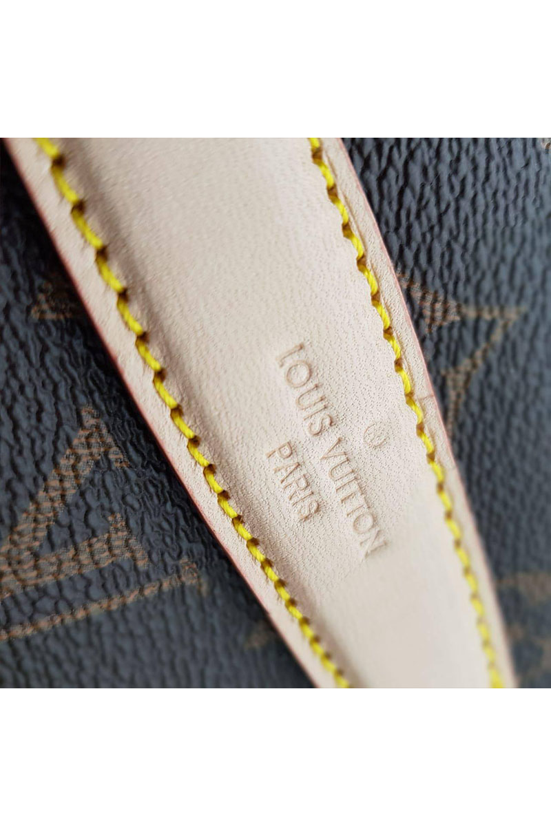 Lоuis Vuittоn Кожаная сумка на пояс Bumbag Monogram 28x14 см