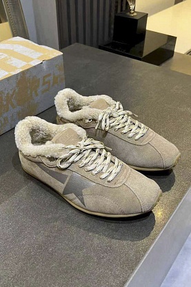 Женские замшевые кроссовки с мехом Golden Goose Super-Star premium