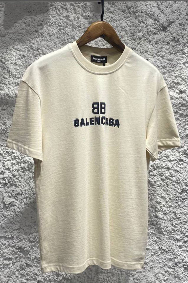 Balenciaga Светло-бежевая оверсайз футболка Pixel
