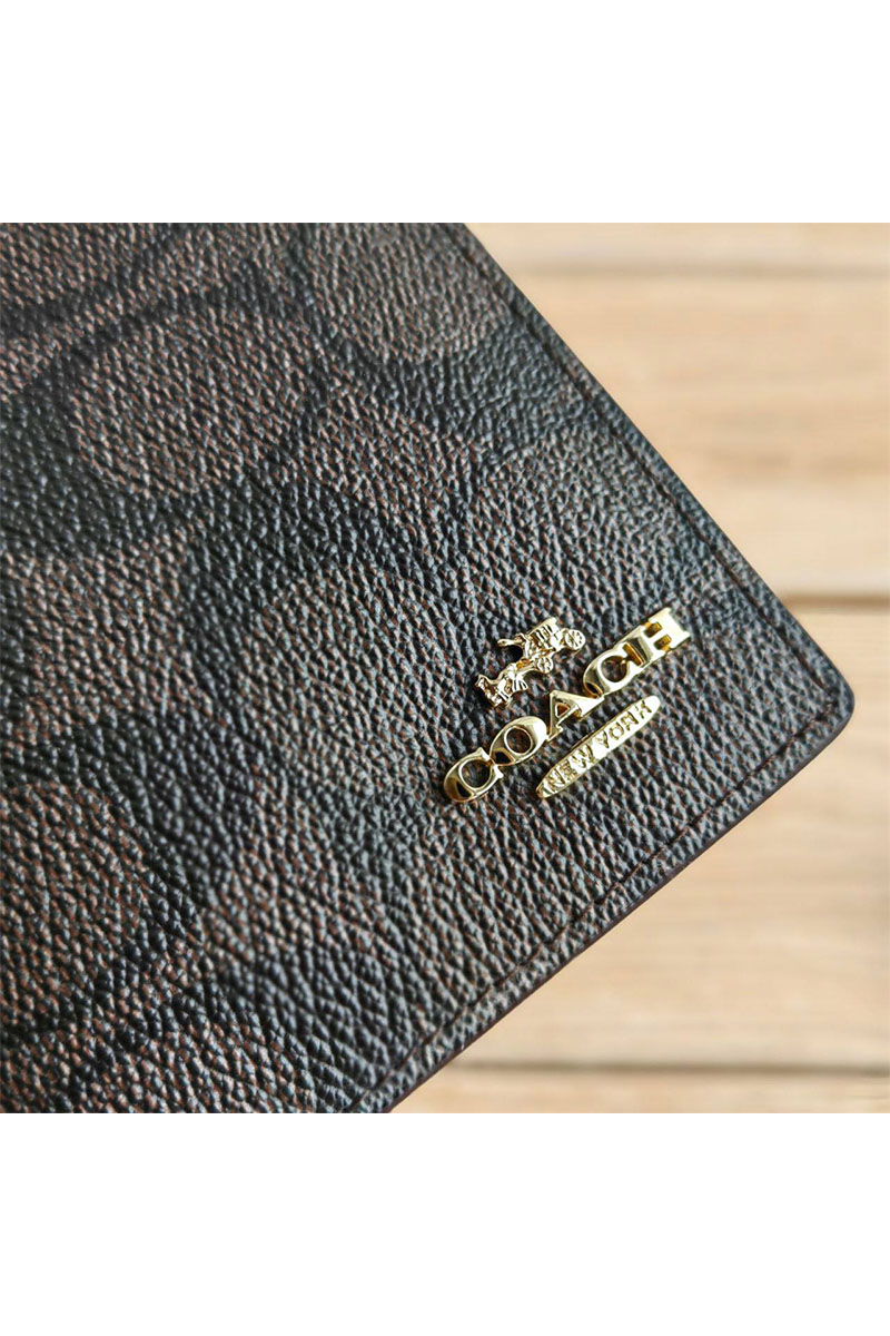 Coach Кожаная обложка на паспорт Coach 14х9,5 см (3 расцветки)
