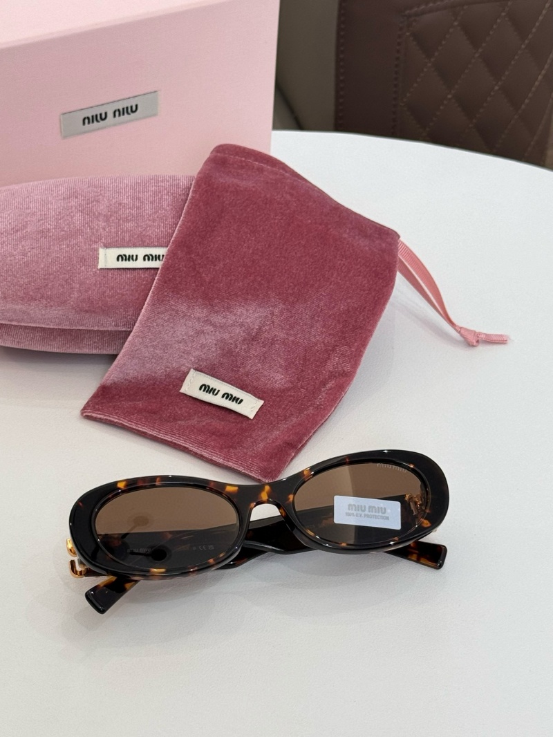 MIU MIU Женские солнцезащитные очки с леопардовой оправой