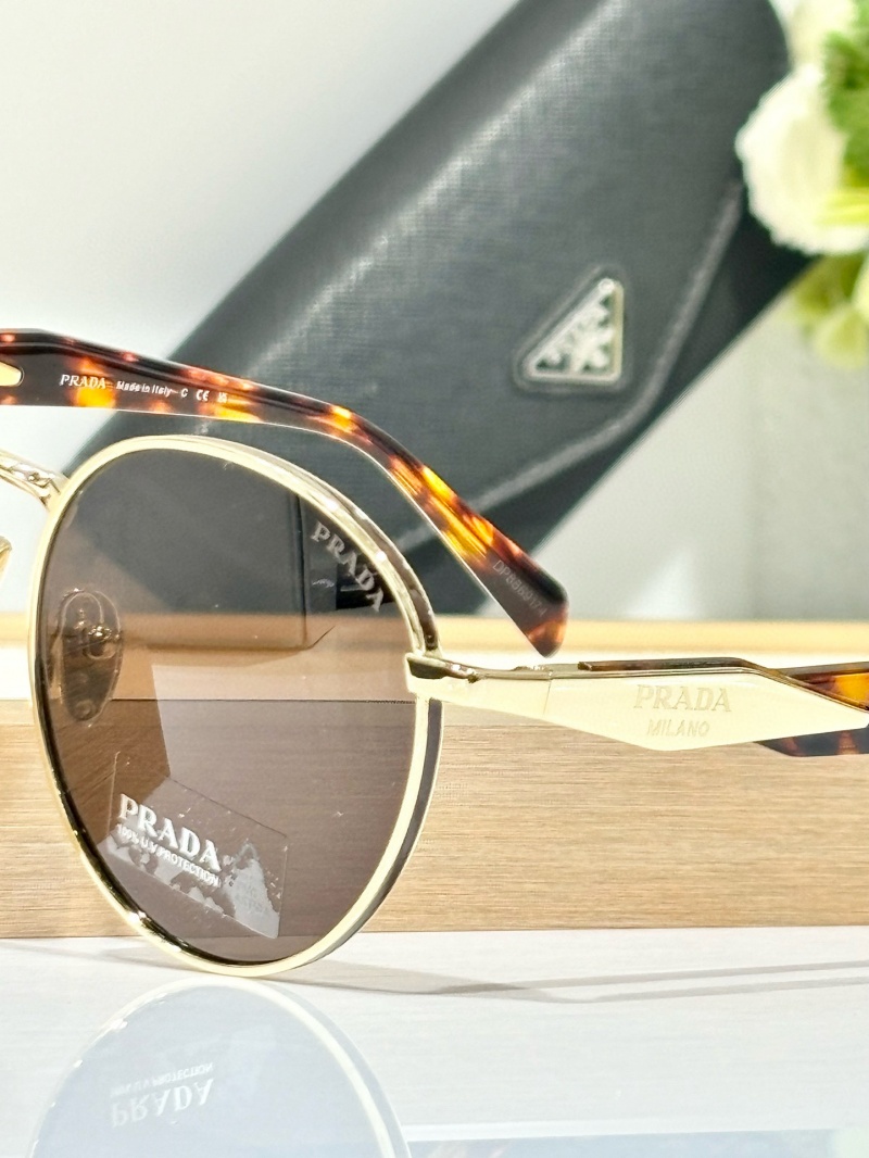 Prada Солнцезащитные очки Loden Lenses