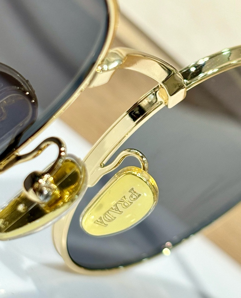 Prada Солнцезащитные очки Loden Lenses