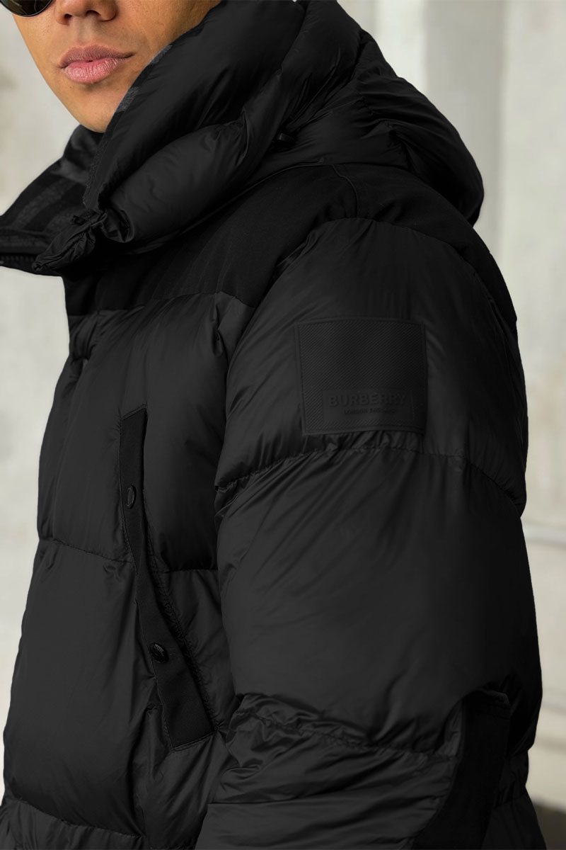 Burberry Удлинённый чёрный пуховик Nylon logo-patch