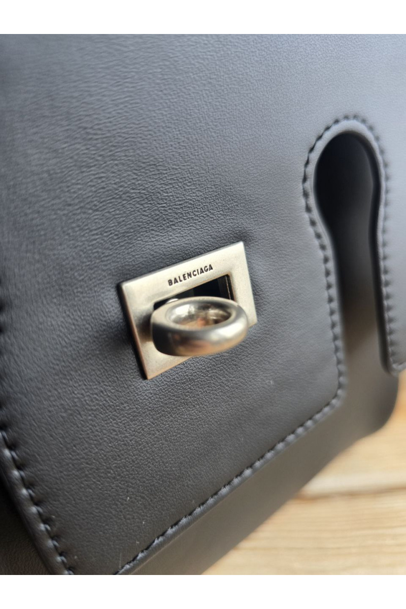 Balenciaga Кожаная сумка 23x20 см