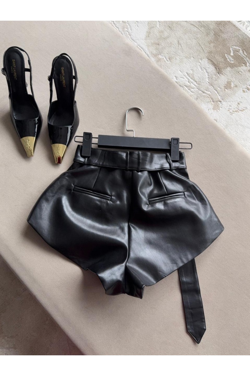 Yves Saint Laurent Женские кожаные шорты чёрного цвета 