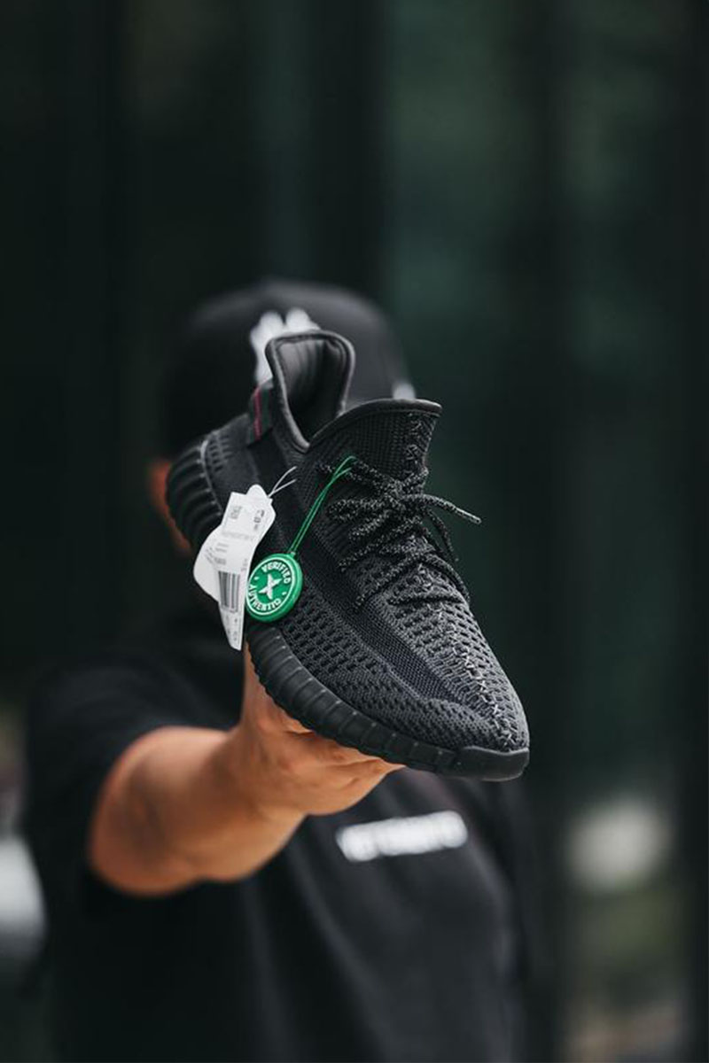 Adidas Кроссовки Yeezy Boost 350 V2 - Triple Black