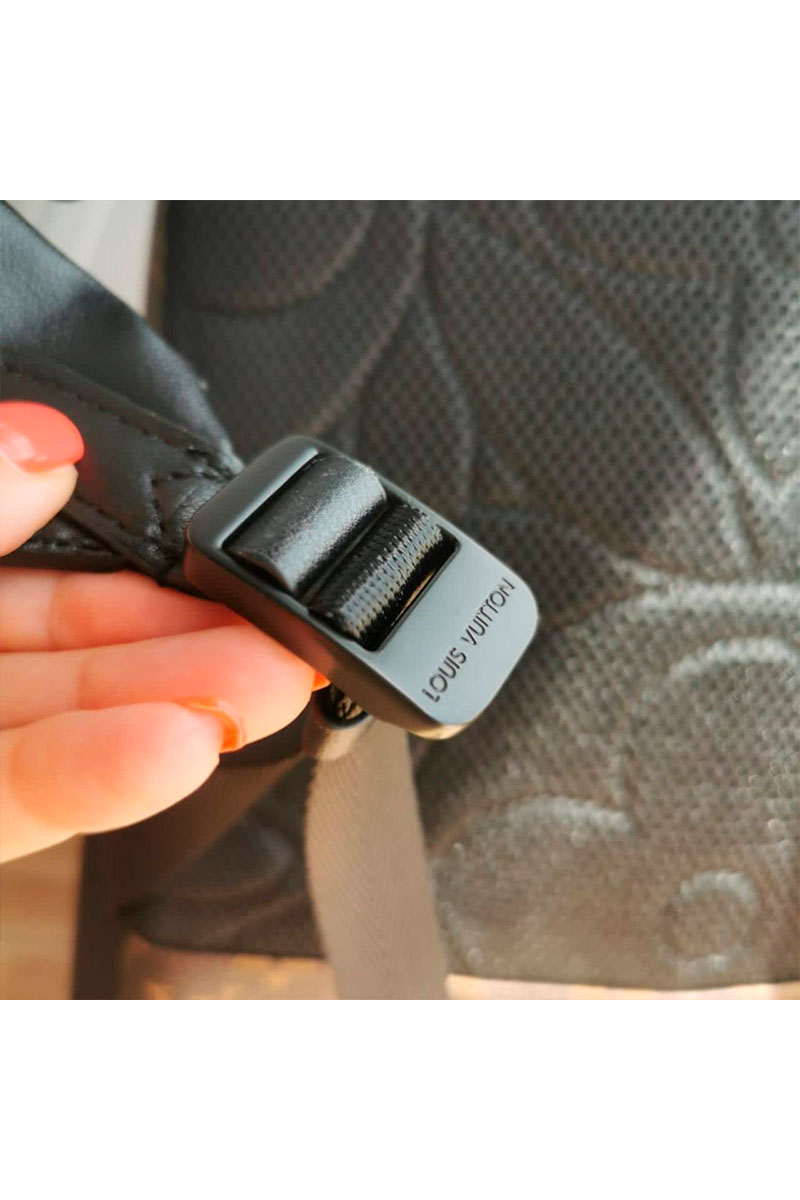 Lоuis Vuittоn Брендовый кожаный рюкзак Dean 40x32 см