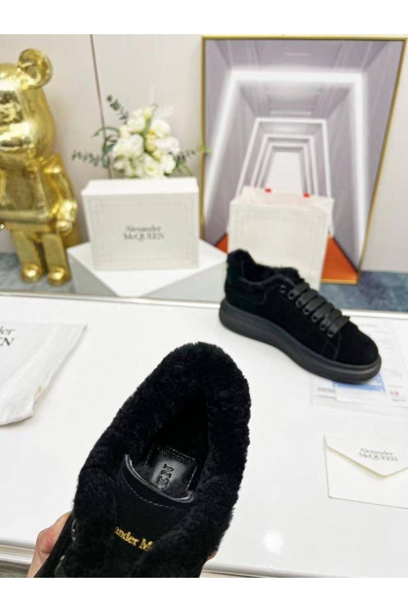 Alexander McQueen Замшевые кроссовки с мехом 