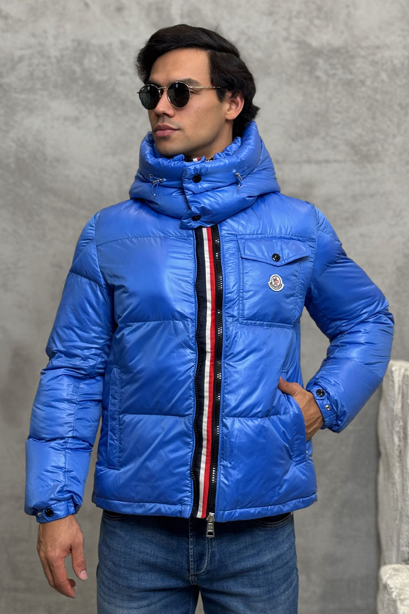 Moncler Пуховик голубого цвета Montbeliard