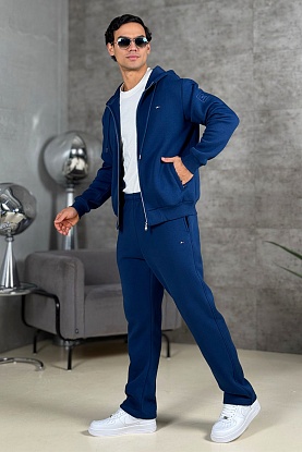 Утеплённый костюм на флисе синего цвета