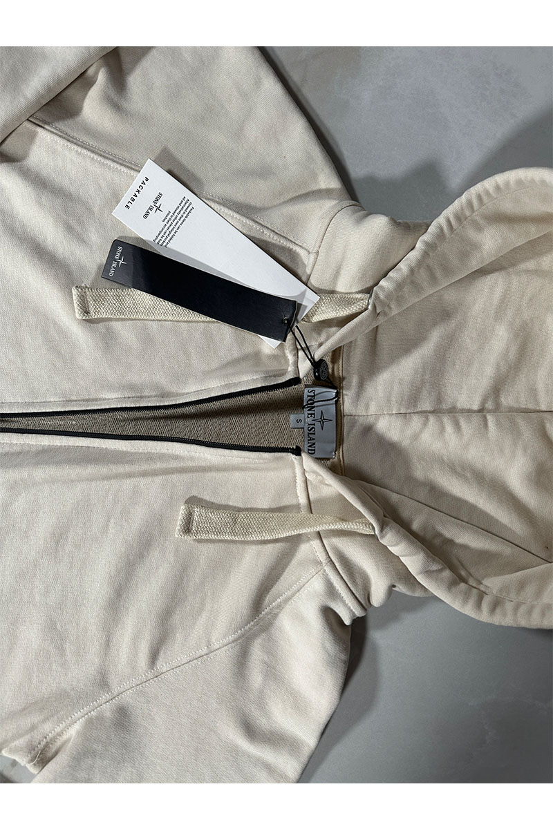 Stone Island Бежевая кофта на молнии compass-patch