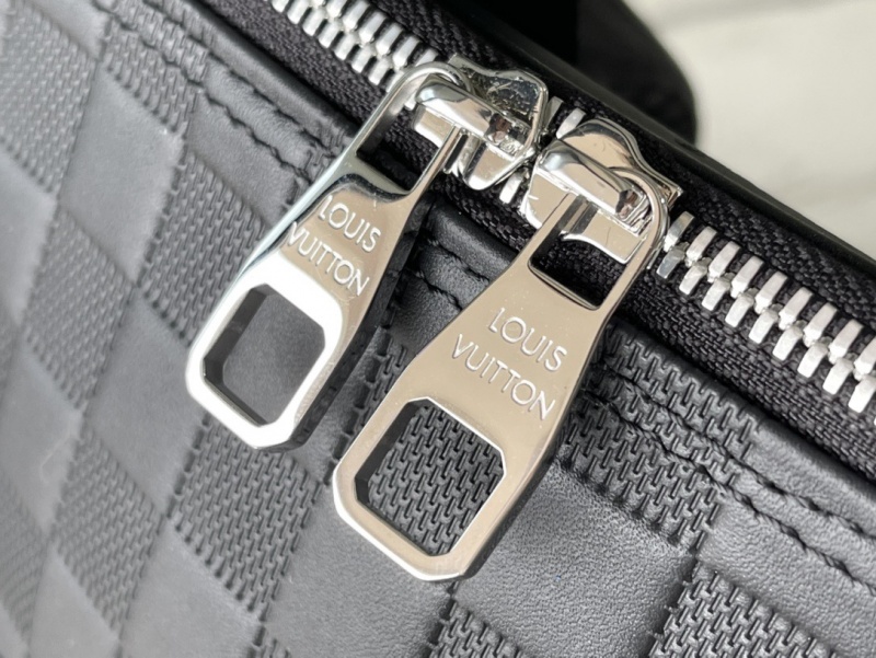 Lоuis Vuittоn Кожаный рюкзак Michael Damier Infini Premium 42x29x13 см