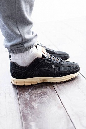 Кроссовки Zoom Vomero 5 