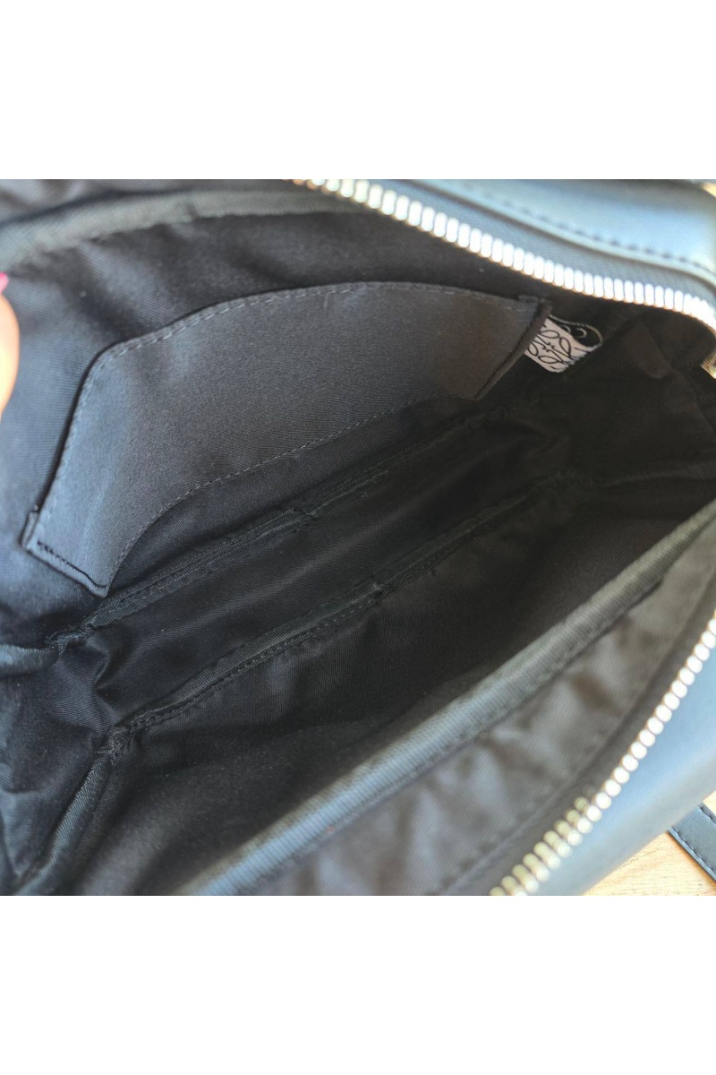 Loewe Кожаная сумка Military Messenger XS 24x20 см