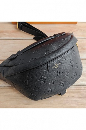 Кожаная сумка на пояс Monogram Embossed 28x14 см
