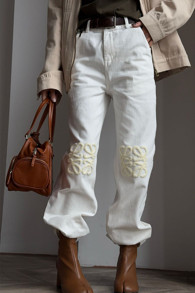 Loewe Женские джинсы белого цвета Slouchy