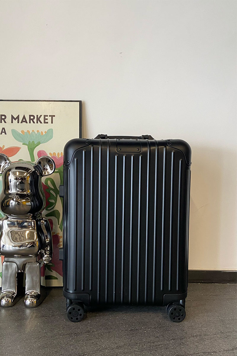 Rimowa Чемодан Aluminum S Premium 54x36x23 см