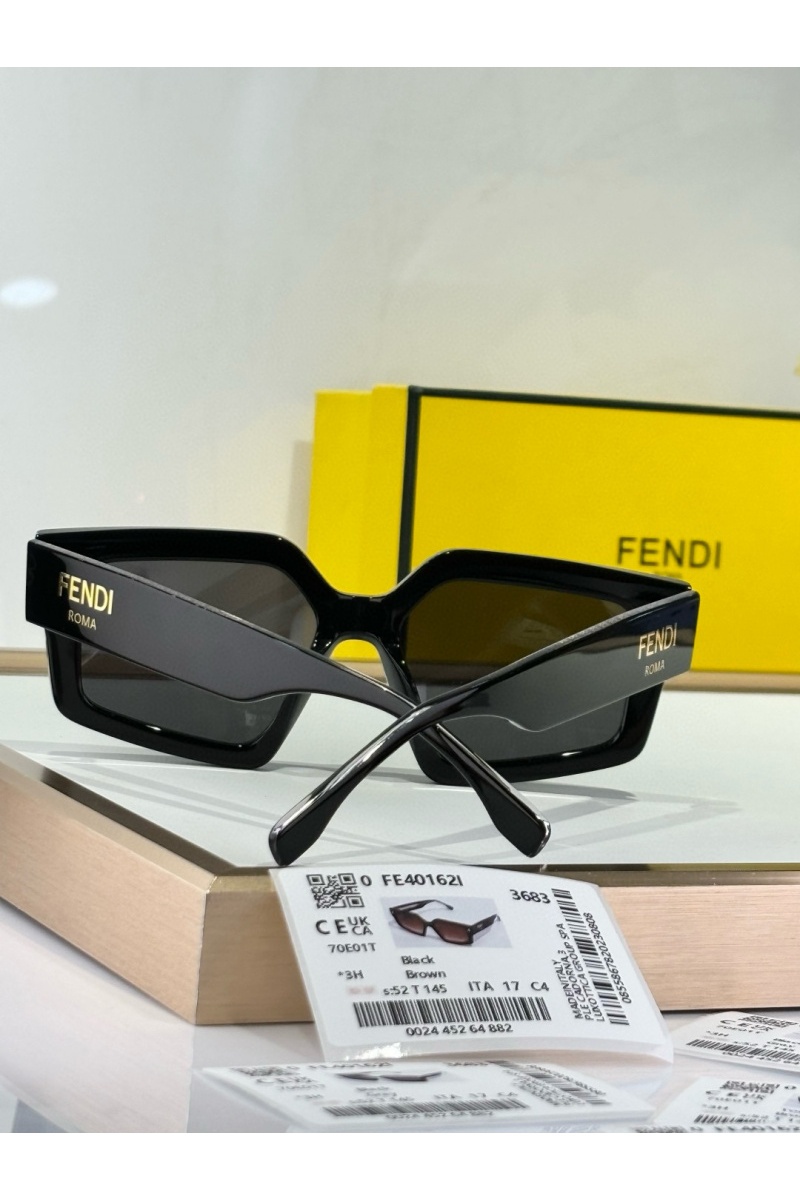 Fendi Солнцезащитные очки 