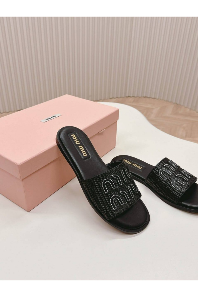 MIU MIU Женские шлёпанцы чёрного цвета