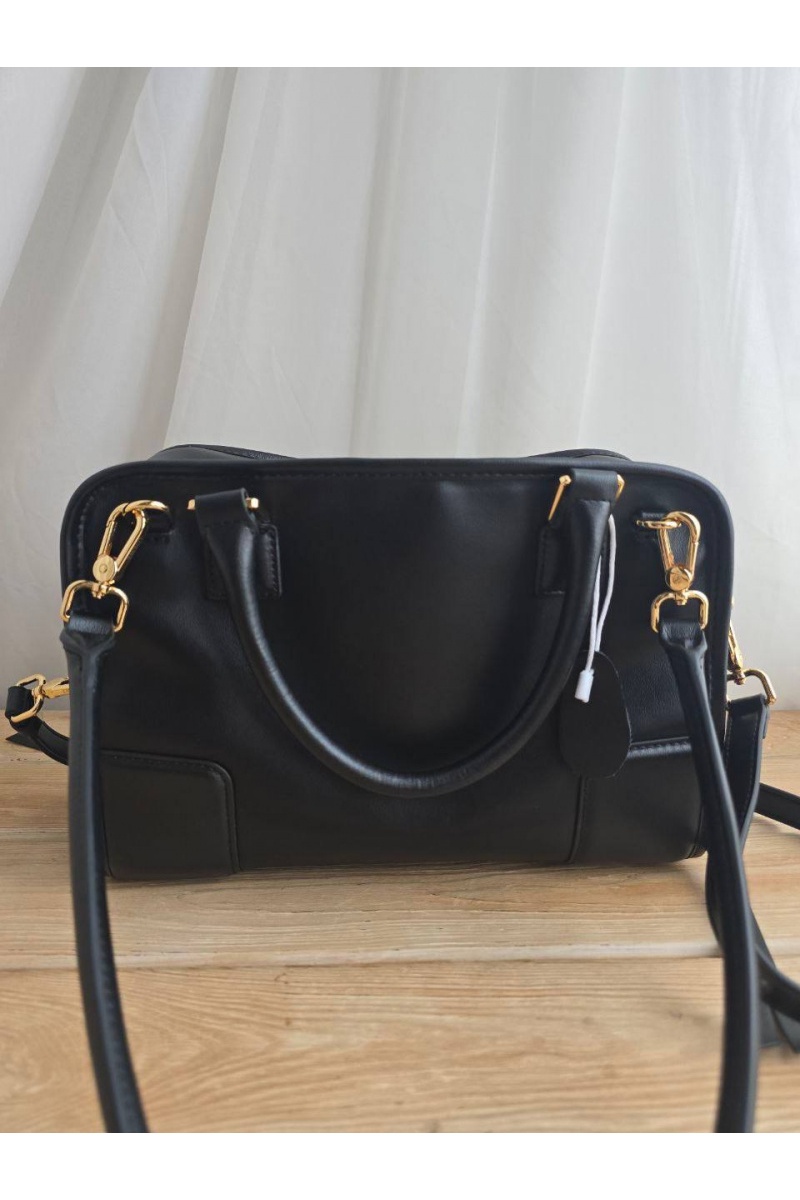 Loewe Кожаная сумка Amazona 27x18 см
