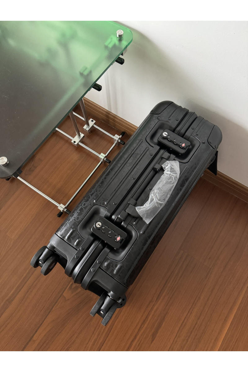 Rimowa Чемодан Aluminum S Premium 53x37x22 см