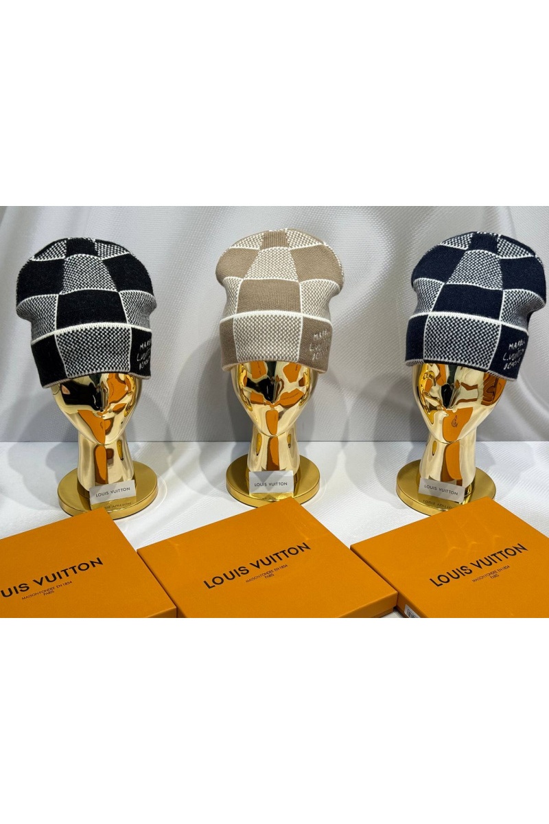 Lоuis Vuittоn Шапка logo-embroidered - Beige