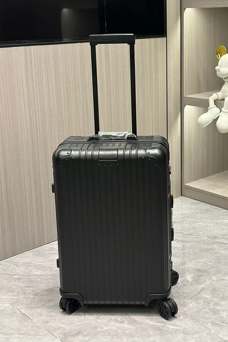 Rimowa Чемодан Aluminum M Premium 66x43x27 см