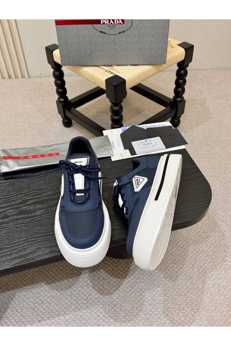 Prada Комбинированные кроссовки logo-plaque