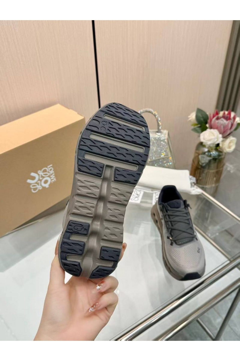 Designer Clothing Женские кроссовки On Cloudtilt premium
