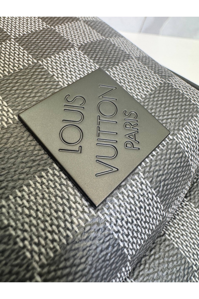 Lоuis Vuittоn Кожаный рюкзак Damier Infini premium 40x31x15 см