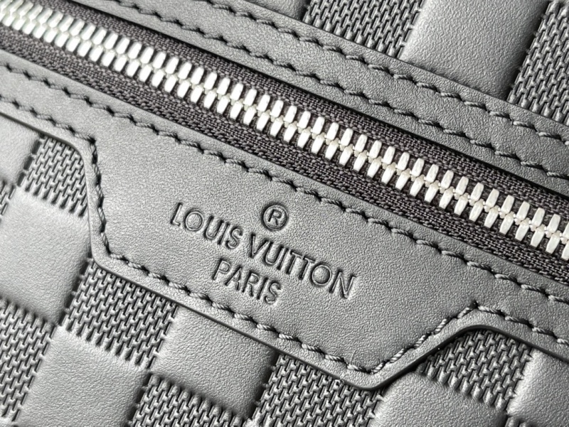 Lоuis Vuittоn Кожаный рюкзак Michael Damier Infini Premium 42x29x13 см
