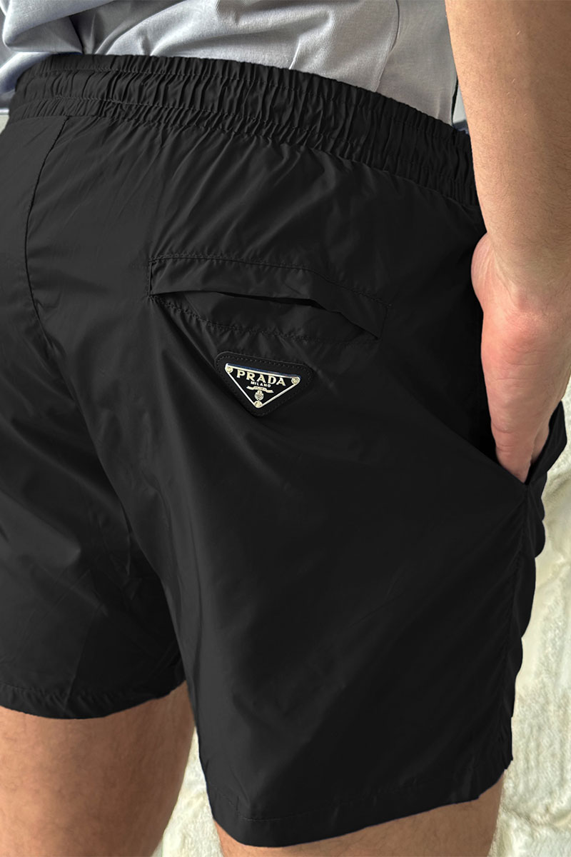 Prada Чёрные шорты logo-embroidered