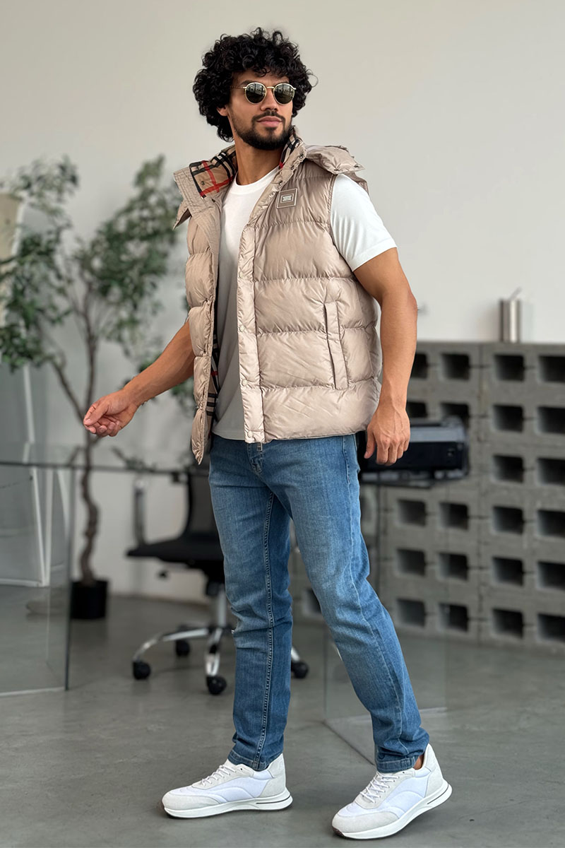 Burberry Светло-бежевый жилет logo-patch