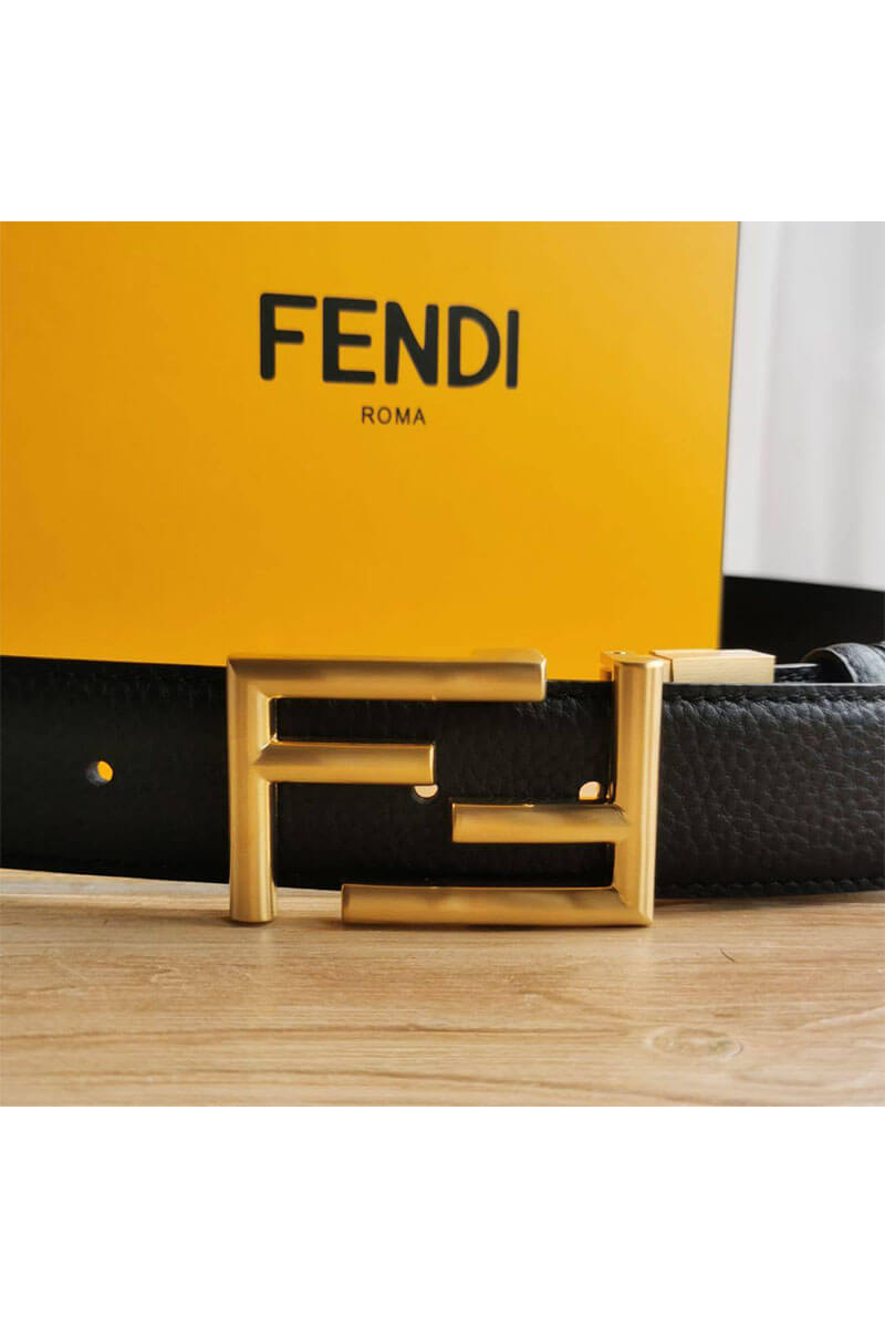 Fendi Кожаный ремень чёрного цвета (длина 90 / 95 см)