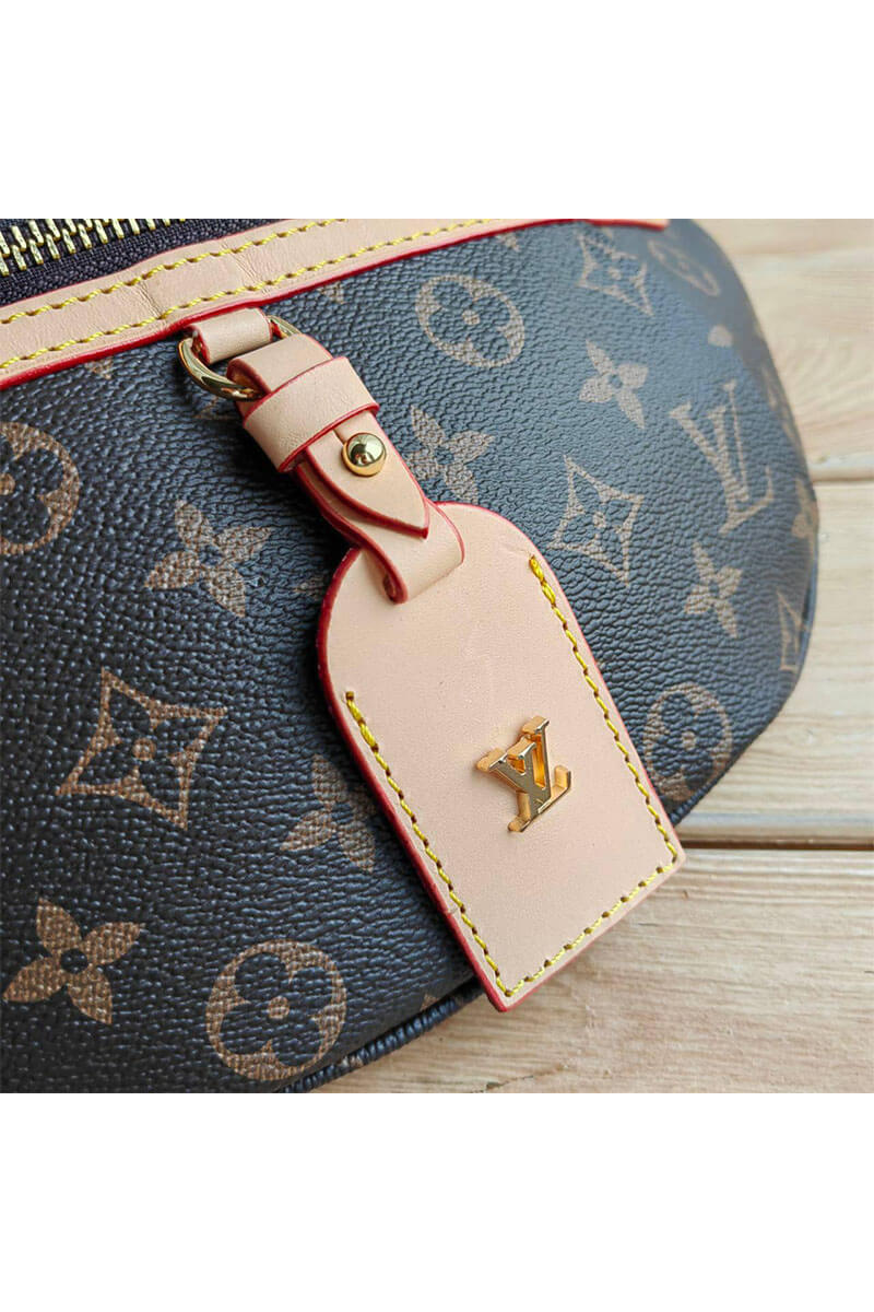 Lоuis Vuittоn Кожаная сумка на пояс Monogram 39x16.5 см